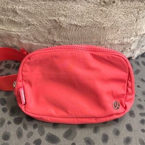 BNWOT lululemon athletica Everywhere Belt Bag — Hot Pink